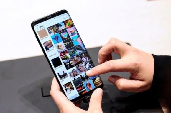 Điện thoại đơ chậm do bộ nhớ đầy, chỉ cần ấn nút này máy lại chạy ‘mượt’ như mới